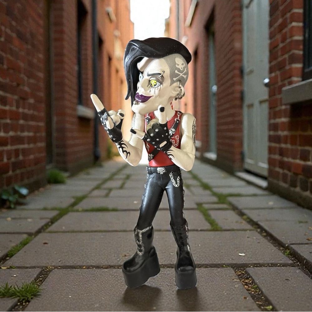 Bleeding Edge Goths Wormwood doll (2003)